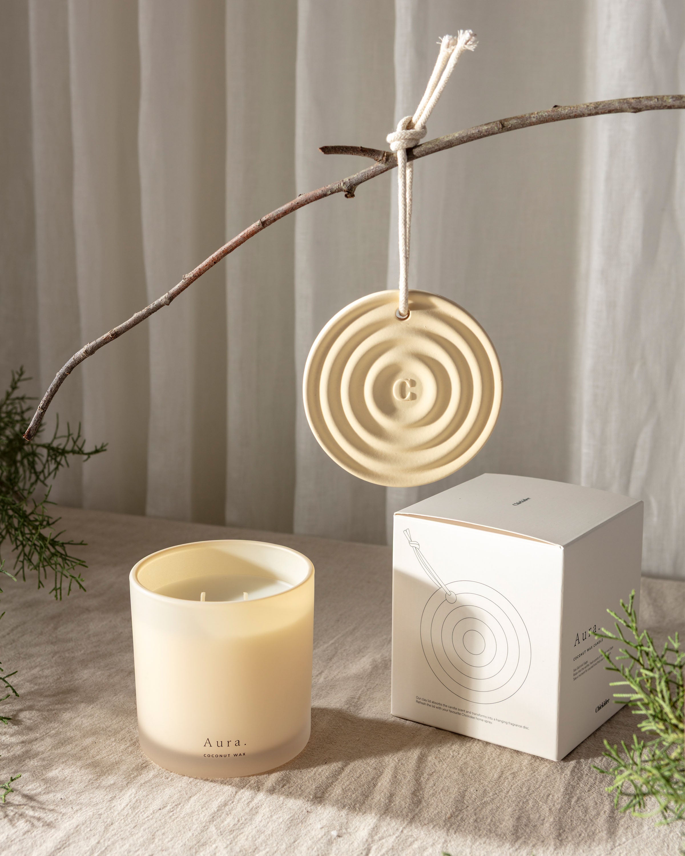 Chickidee Scents Clay Range - Aura Double Wick Candle with Hanging Scent Disc